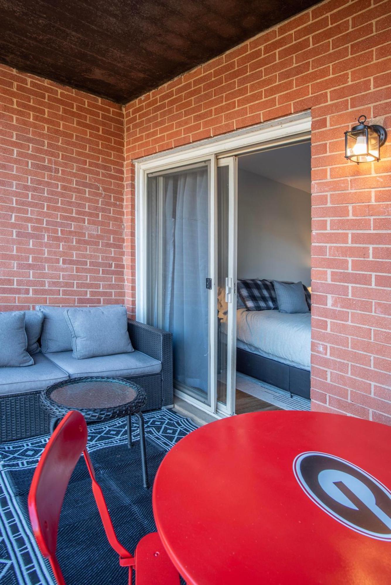 Classic City Getaway - 1 Mile Walk To Sanford Stadium! Атенс Экстерьер фото